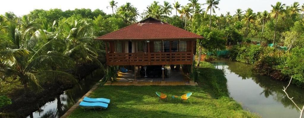 Hotel Munroe Eco Camp Mundrothuruth Exterior foto